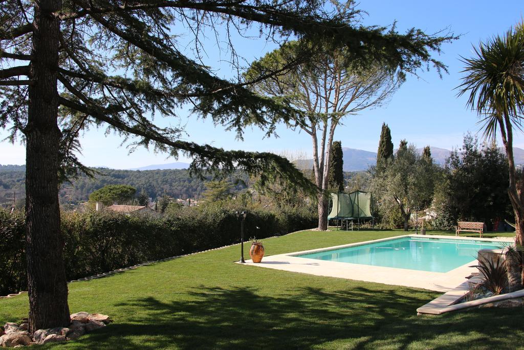 La Sousta Otel La Colle-sur-Loup Oda fotoğraf